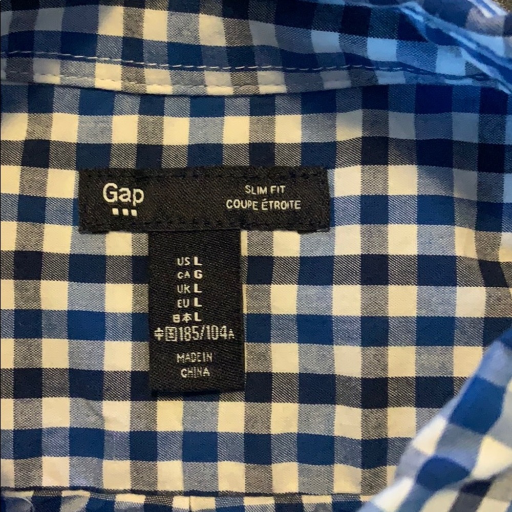 Button down - Picture 3 of 3
